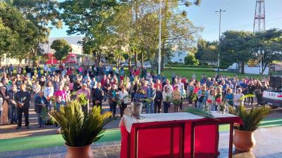 Celebração de Domingo de Ramos em Laranjeiras do Sul reuniu centenas de fiéis